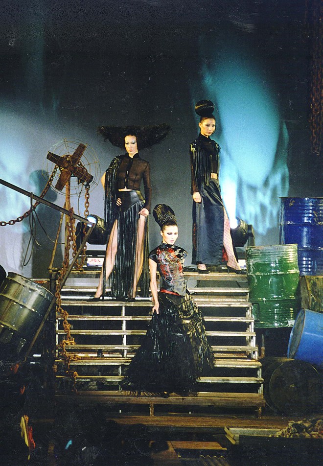 2-35-WU HAI YAN-VISION 2002-王明柱